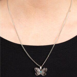 NWT Boutique Silver 3D Butterly & Blue Diamond Rhinestone Necklace & Earrings